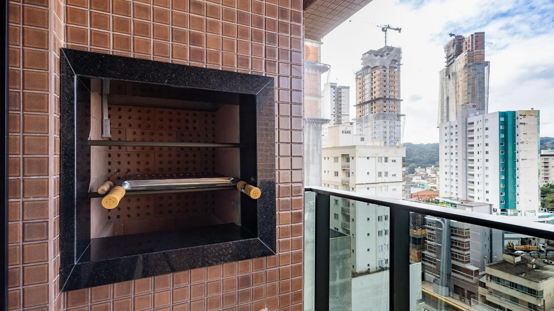 Mhfs - Apts Variados Em Predio Com Vista Para O Mar Em Itapema Appartamento