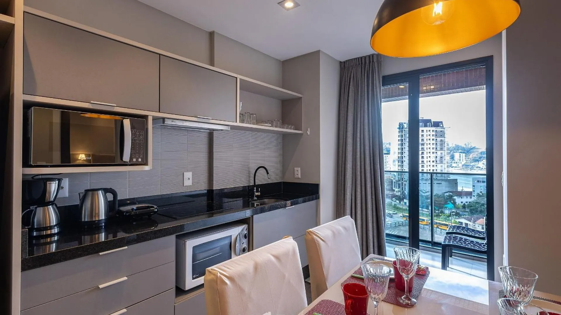 Appartamento Mhfs - Apts Variados Em Predio Com Vista Para O Mar Em Itapema